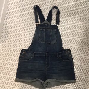 Overall shorts